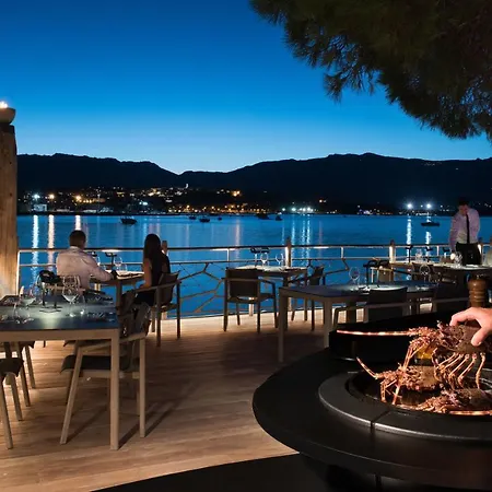 Le Belvedere ホテル 4*