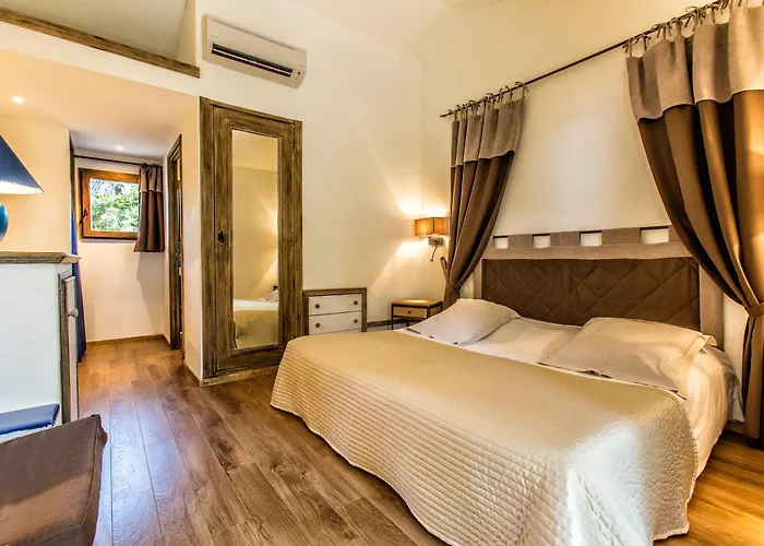 Le Belvedere Отель Порто-Веккьо